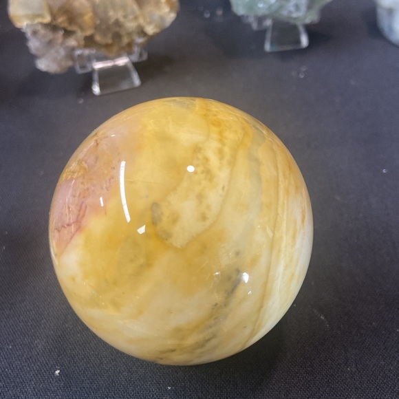 beautiful mookaite sphere mustard and latte colored 260 g - Picture 4 of 5